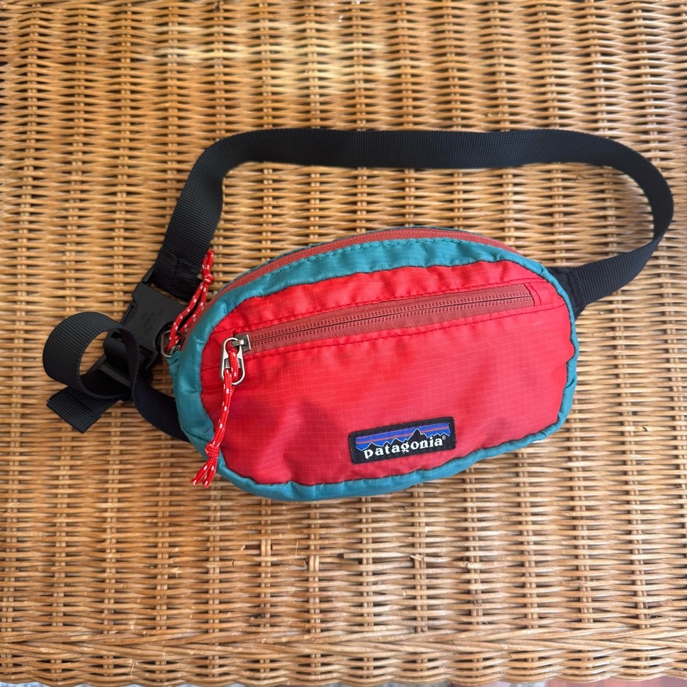 Patagonia Vibrant Red and Teal Fanny Pack